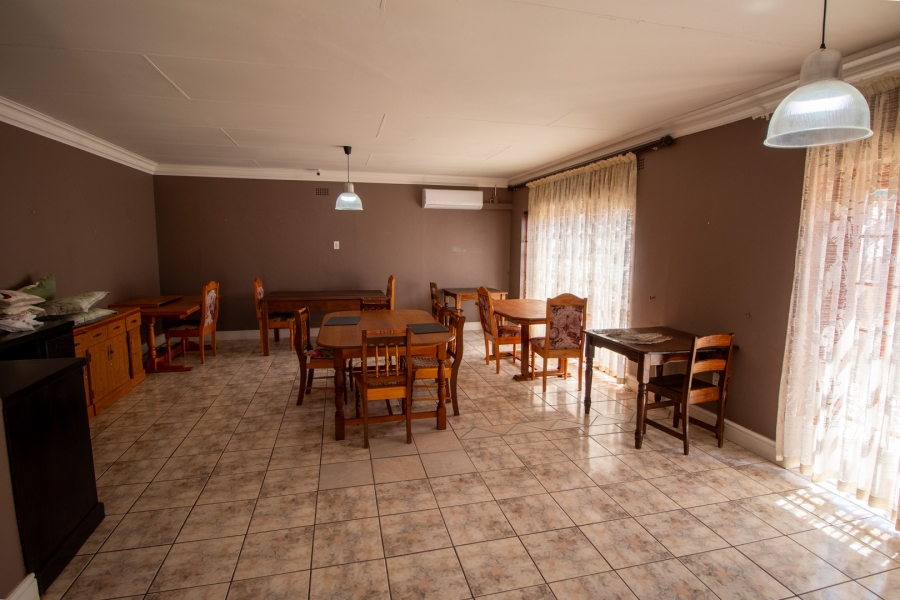 8 Bedroom Property for Sale in Flora Park Northern Cape